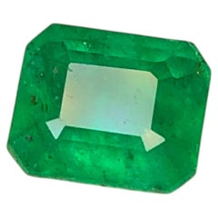 Smeraldo naturale di colore verde intenso e brillante proveniente da Swat, 1.11 ct, taglio a smeraldo, gemma sciolta