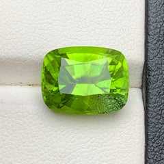 Vivid Green Natural Peridot 8.26 Ct Antique Cushion Cut Loose Gemstone for Ring