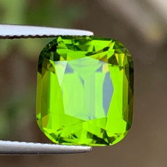 9.82 Carat Vivid Green Natural Peridot Cushion Cut Loose Gemstone for Ring