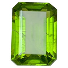 Vivid Green Natural Peridot 7.25 Carat Emerald Cut Loose Gemstone for Ring