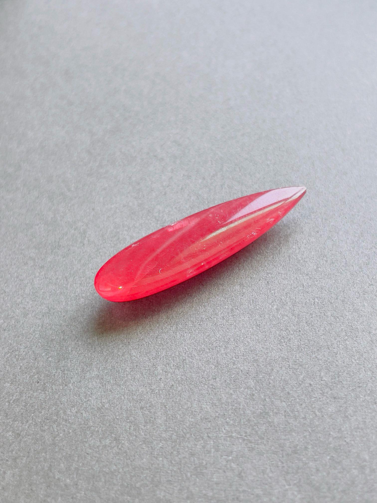 Collection'S Rara Rodonite Naturale Brasile Non Trattata
 RDA-02
Nome : Rodonite
Peso: 14,52 carati
Colore : Rosso
Chiarezza : Pulito
Forma: A pera 
Tagliato da WB Gems 
