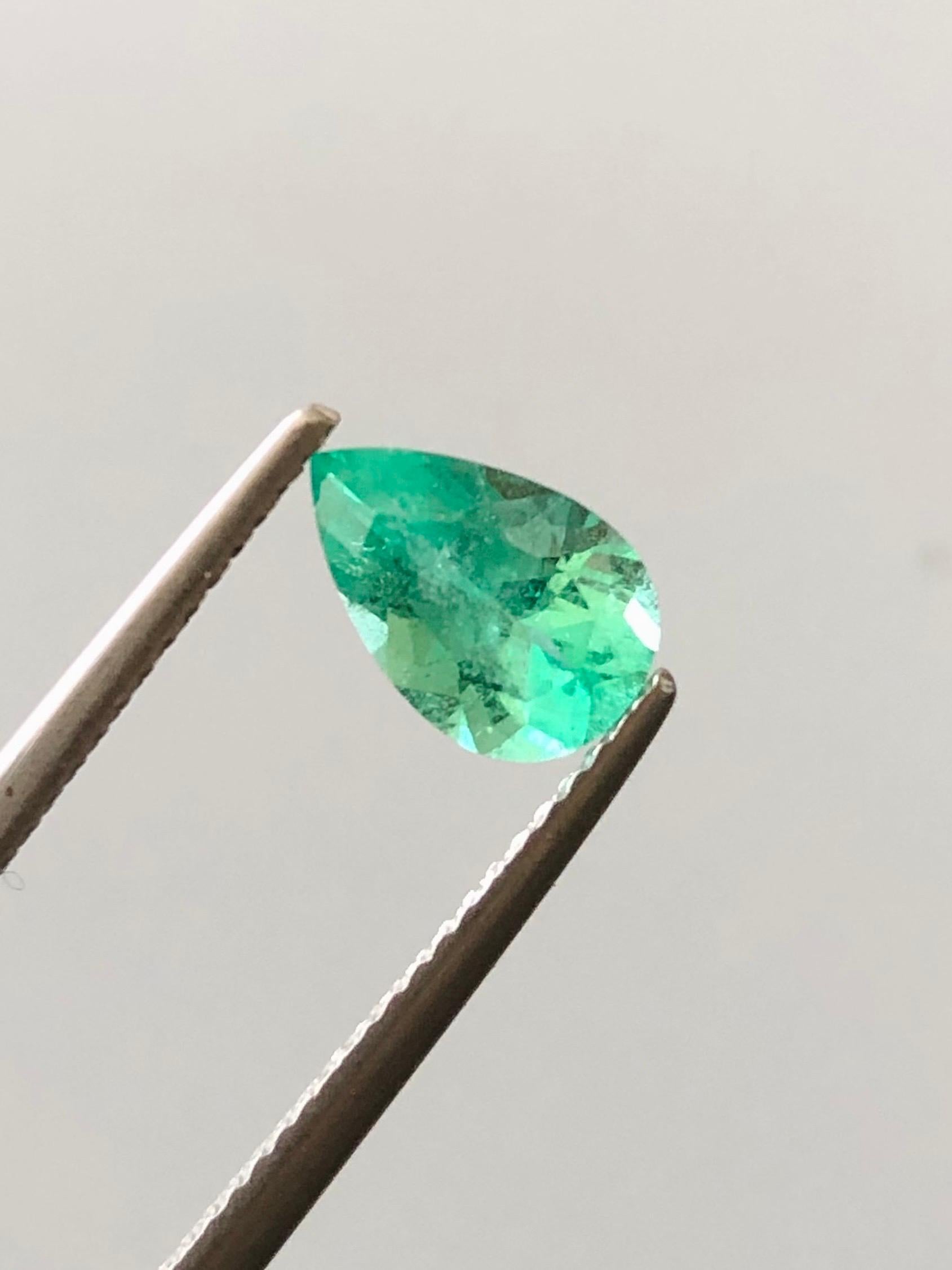 Brilliant Cut 1.10 Ct GIA certified Natural Emerald Russia No oil eye clean quality Gemstone For Sale