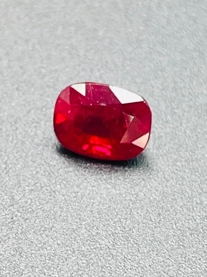 1.09 GIA-zertifiziert Natürlicher Unerhitzter Burma Rubin Taubenblut Farbe Edelstein im Zustand „Neu“ im Angebot in bangkok, TH