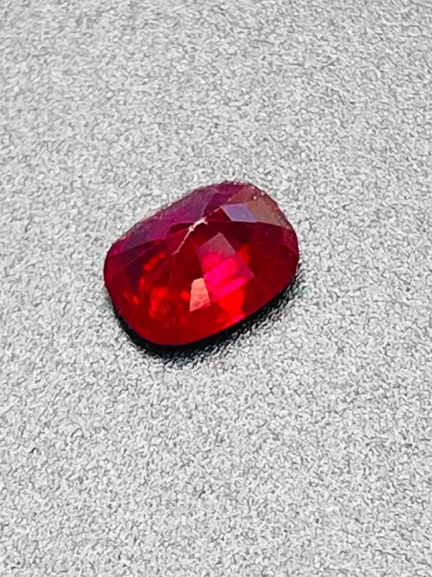 1.09 GIA-zertifiziert Natürlicher Unerhitzter Burma Rubin Taubenblut Farbe Edelstein im Angebot 1