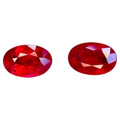 Deux rubis de Birmanie non chauffés certifiés GIA couleur sang de pigeon de 1,07 carat nettoyé à l'œil