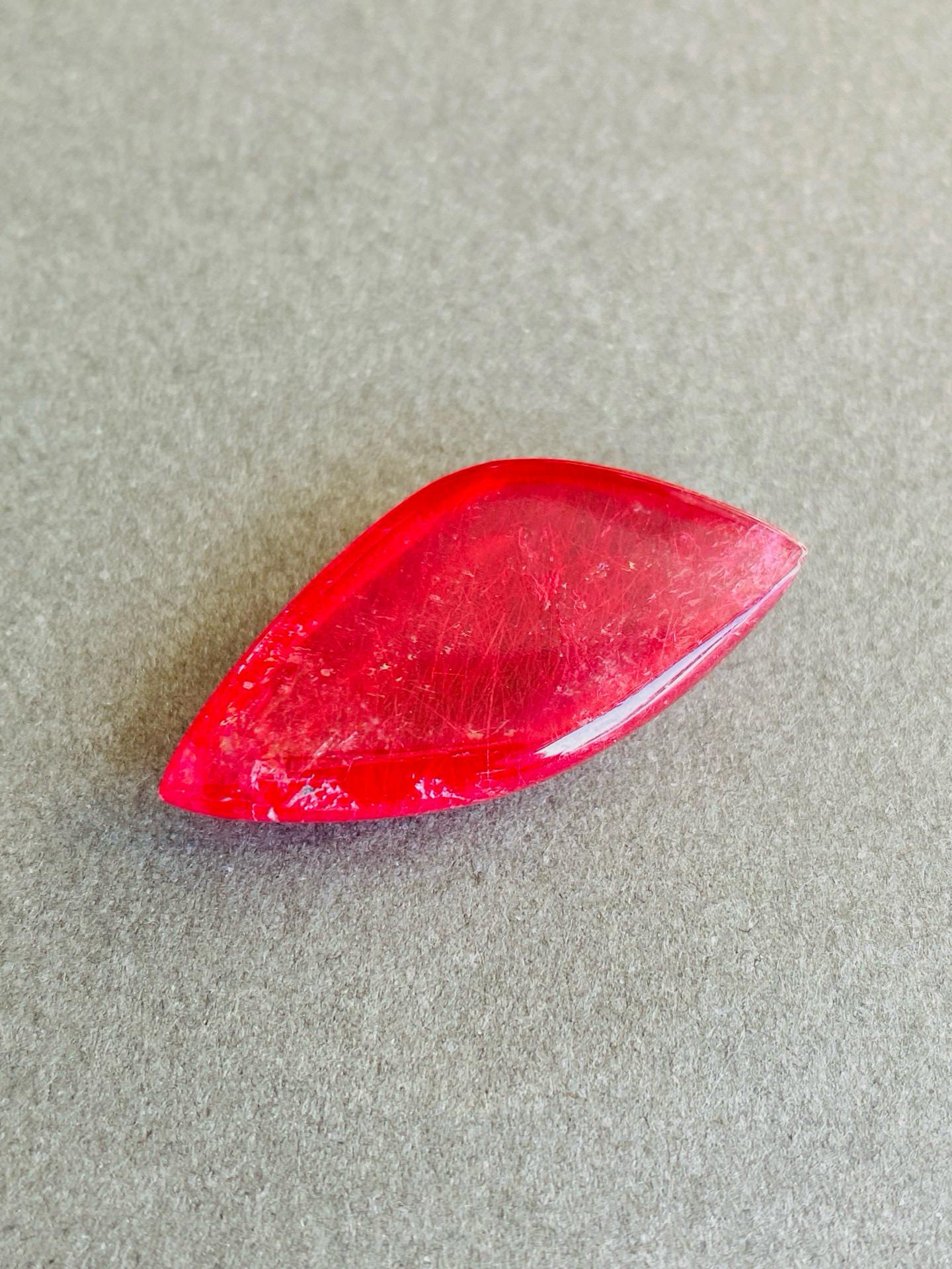 Women's or Men's Natural Rhodonite Cabochon Brazilian Gemstone Red color 22.28Ct For Sale