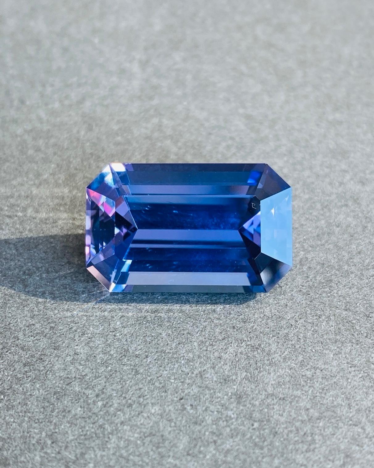 Women's or Men's 23.35 Ct GIT Certificate Unheated Zoisite(Tanzanite)Emerald Cut For Sale