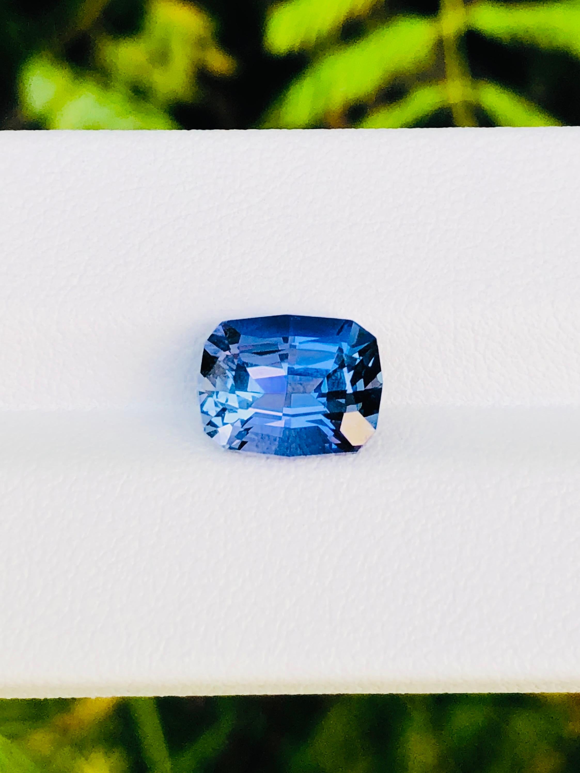 4,06 Karat Natürlicher Tansanit blaue Farbe Edelstein perfekt geschliffen (Brillantschliff) im Angebot