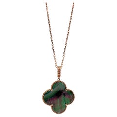 Collier Van Cleef & Arpels « Magic Alhambra » en nacre grise et noire, or rose