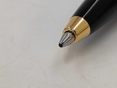 Penna a sfera Cartier Vintage in oro placcato con finitura laccata nera e cabochon blu