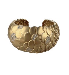 Pomellato Sirene Limited Edition Diamond Rose Gold Mermaid Scales Cuff Bracelet