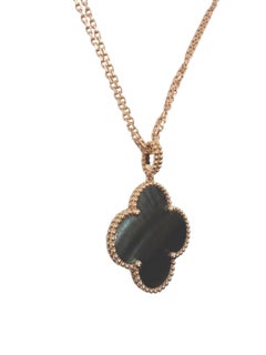 Collana Van Cleef & Arpels della collezione Magic Alhambra in madreperla grigia e nera, oro rosa