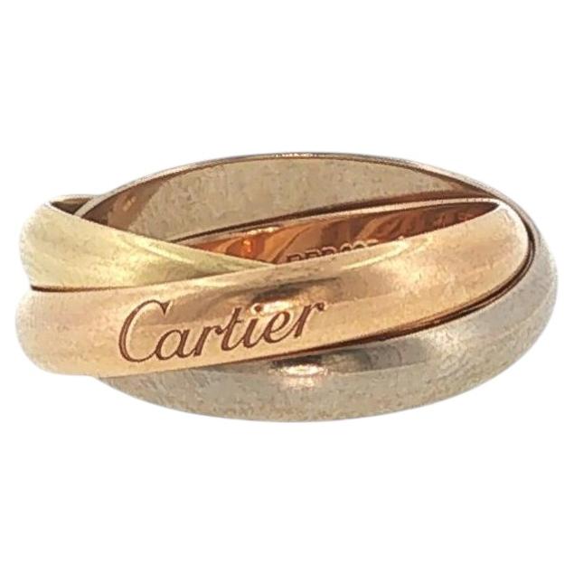 Bague Cartier Trinity Classic, modèle moyen, en or tricolore 18 carats en vente