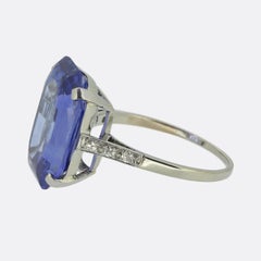 Cocktailring mit einem 10,53-Karat-Ceylon-Saphir und Diamanten