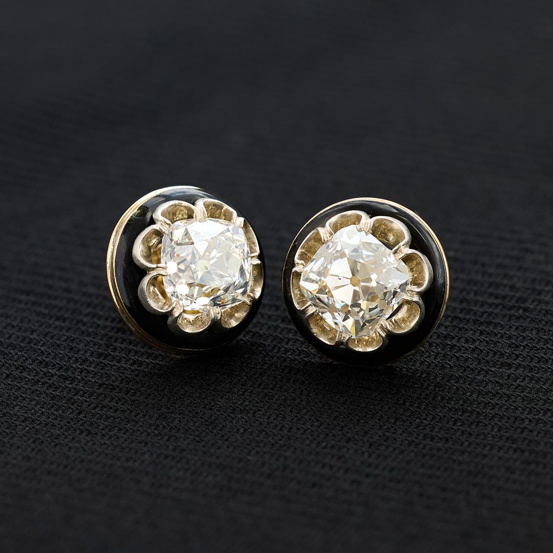 Boucles d'oreilles anciennes en émail et diamant Peruzzi de 5,80 carats Unisexe en vente