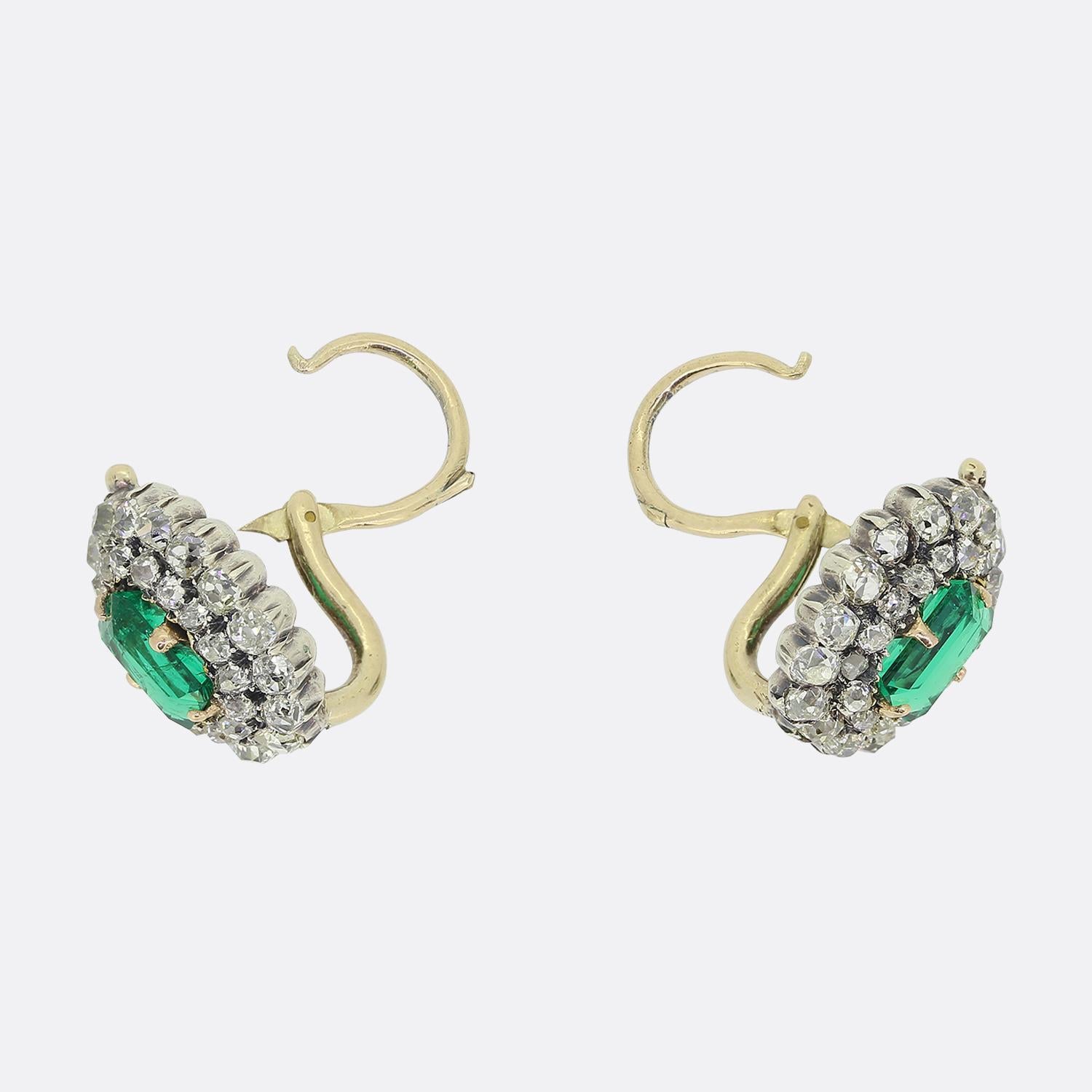 Boucles d'oreilles anciennes en émeraude et diamants Bon état - En vente à London, GB