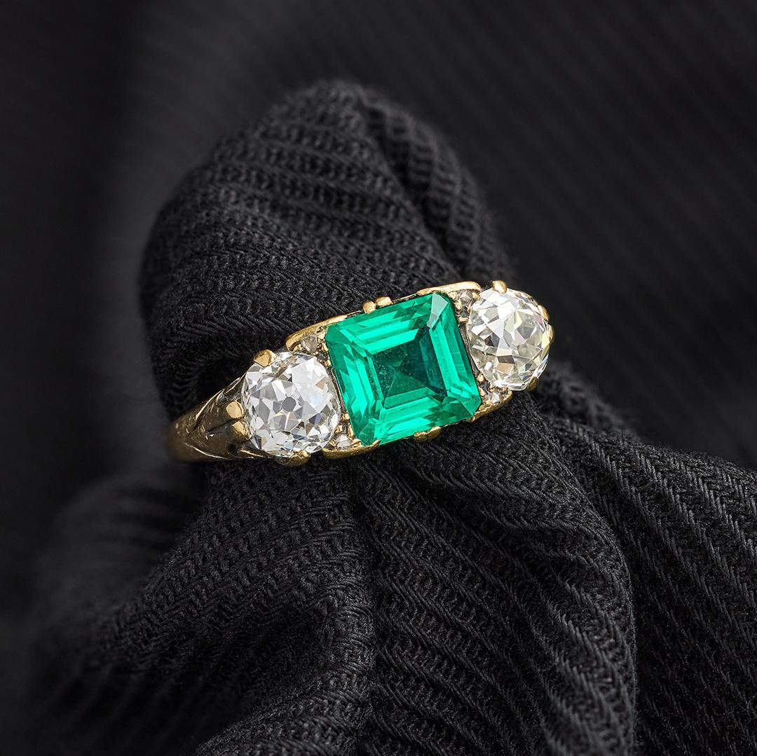 Viktorianischer Ring mit 1,22 Karat kolumbianischem Smaragd und Diamant im Angebot 1