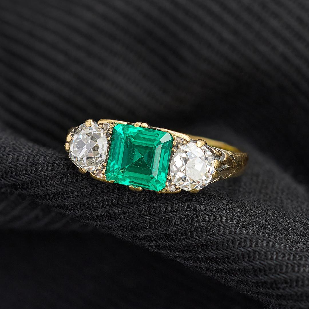 Viktorianischer Ring mit 1,22 Karat kolumbianischem Smaragd und Diamant im Angebot 2