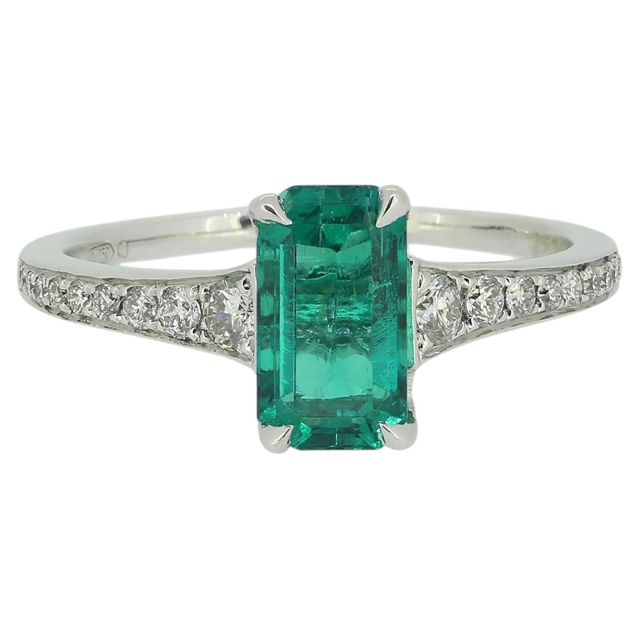 Colombian Emerald and Diamond Ring For Sale
