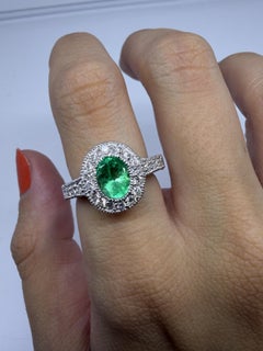 18K White Gold Diamond and Emerald Ring