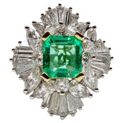 18K White Gold 1.03 Carat Emerald and Diamond Ring