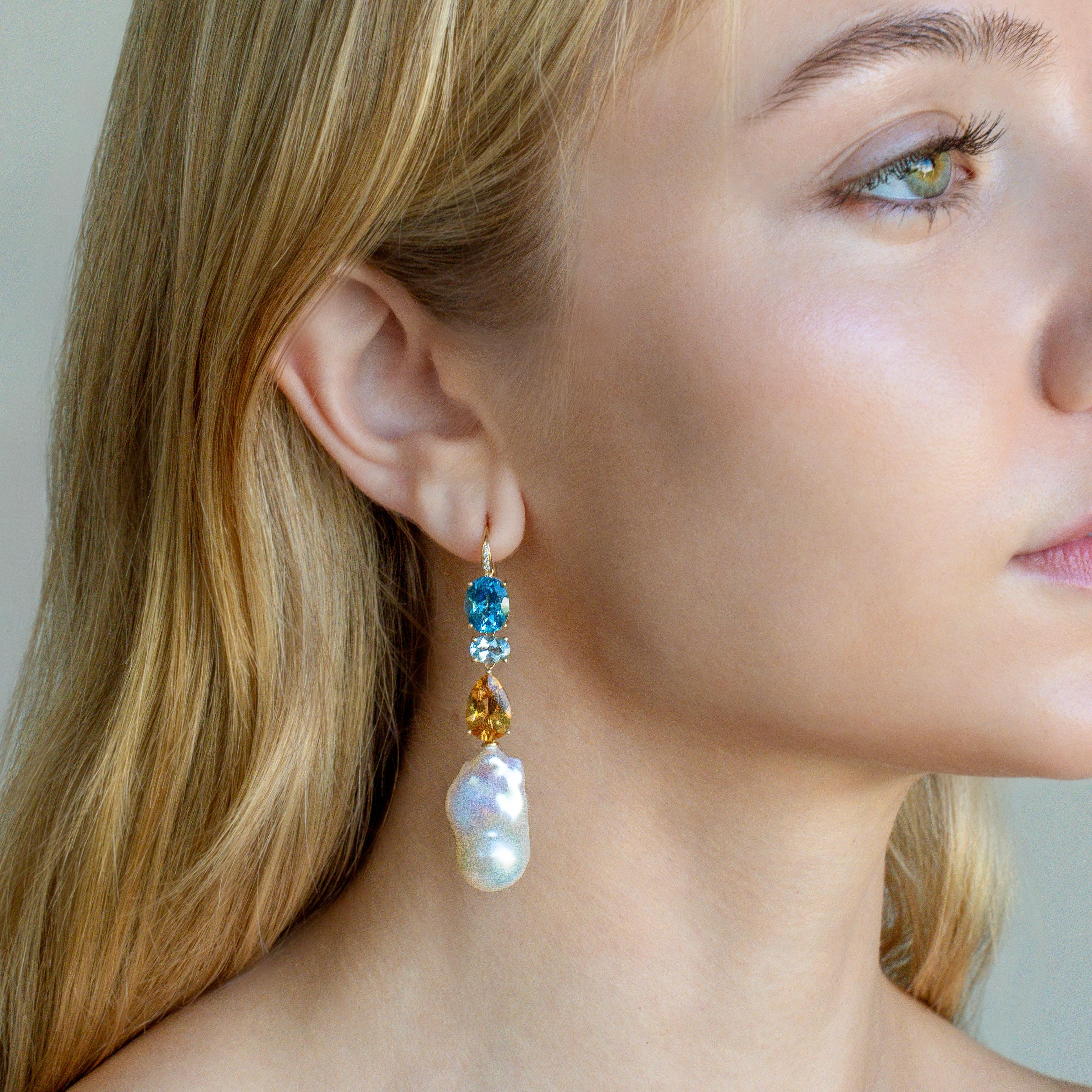 Un radioso trio di gemme in piena fioritura: questi orecchini convertibili Kai GemFusion presentano topazio blu, acquamarina e citrino dorato di taglio ovale, rifiniti con perle barocche che possono essere staccate per un look più leggero.