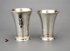 1900, 1909 Ein Paar Kelchbecher aus massivem 830er Silber / 116 g