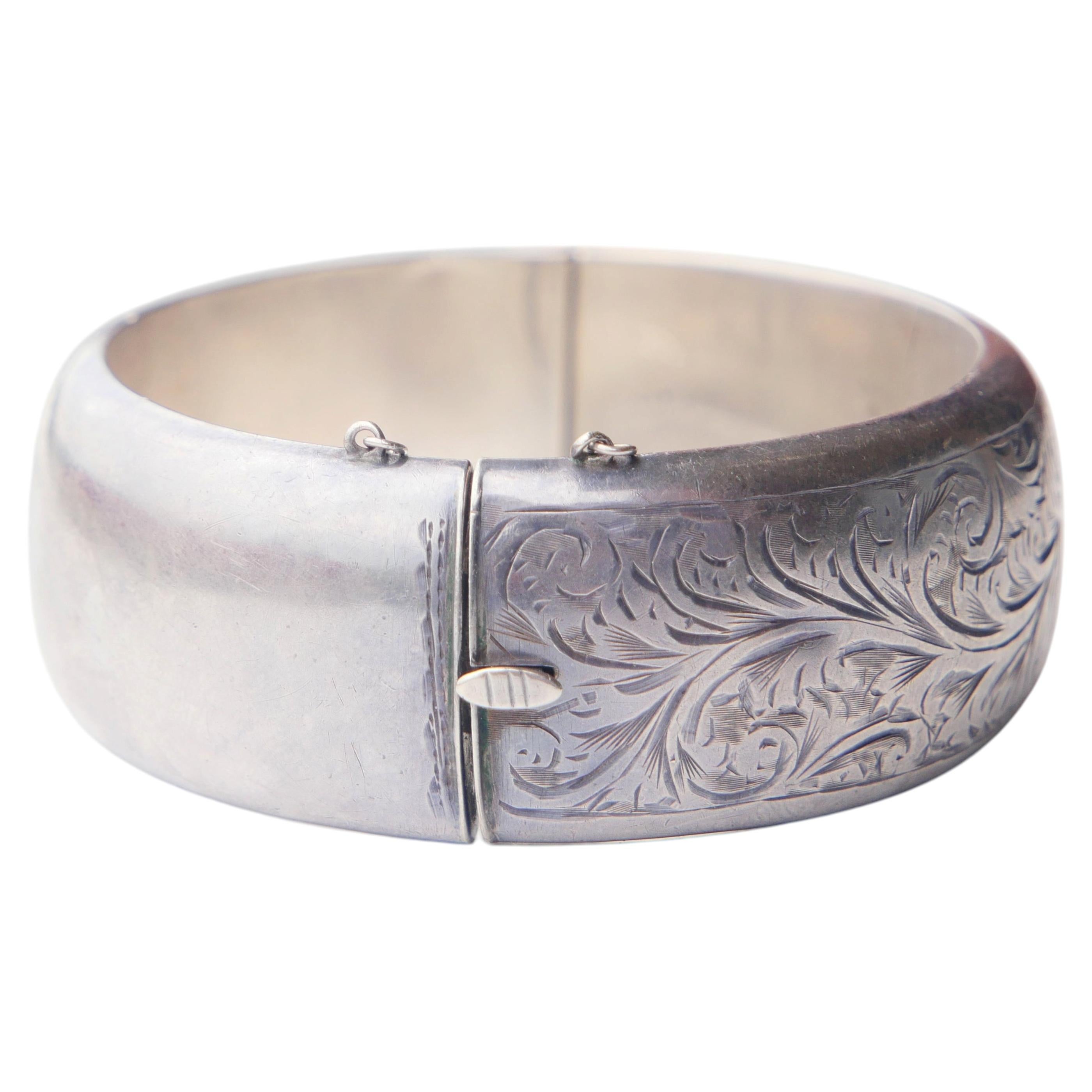 Vintage British Margareta's hinged Bangle Bracelet solid Sterling Silver / 41gr