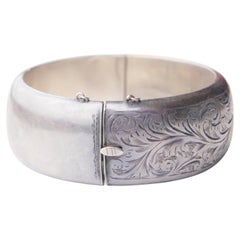 Vintage British Margareta's hinged Bangle Bracelet solid Sterling Silver / 41gr