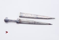 Mini-dague « kindjal » de l'Empire russe du XIXe siècle, niello, acier argenté 84 / 46 g