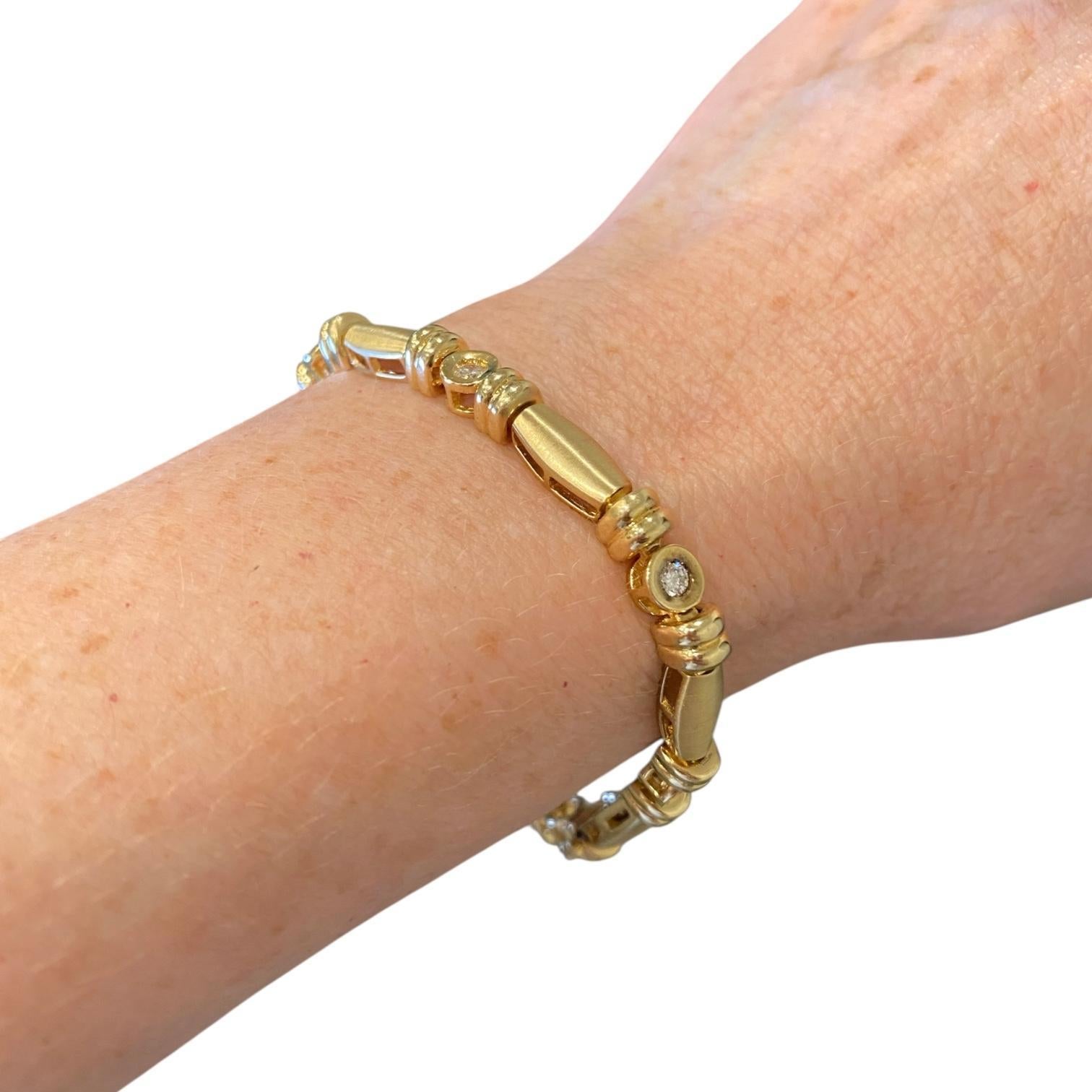Bracelet vintage en or jaune 14K avec diamants en vente 2