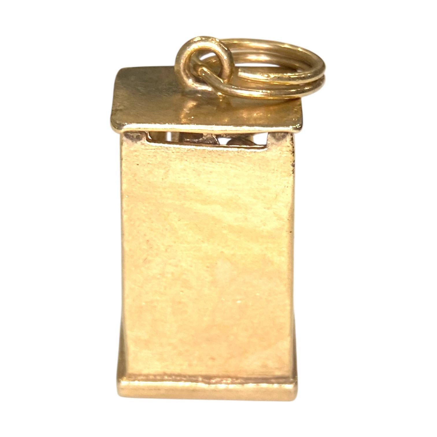 Contemporain Pendentif à breloque cabine téléphonique articulée en or 14K vintage en vente