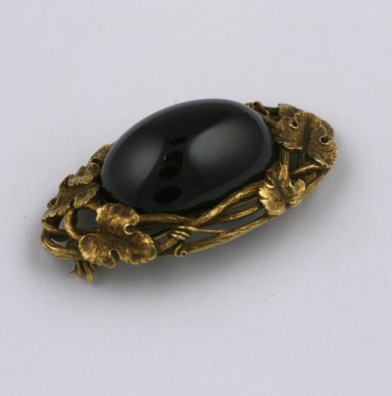 Louis Comfort Tiffany Garnet Gold Grape Brooch In Excellent Condition In Riverdale, NY