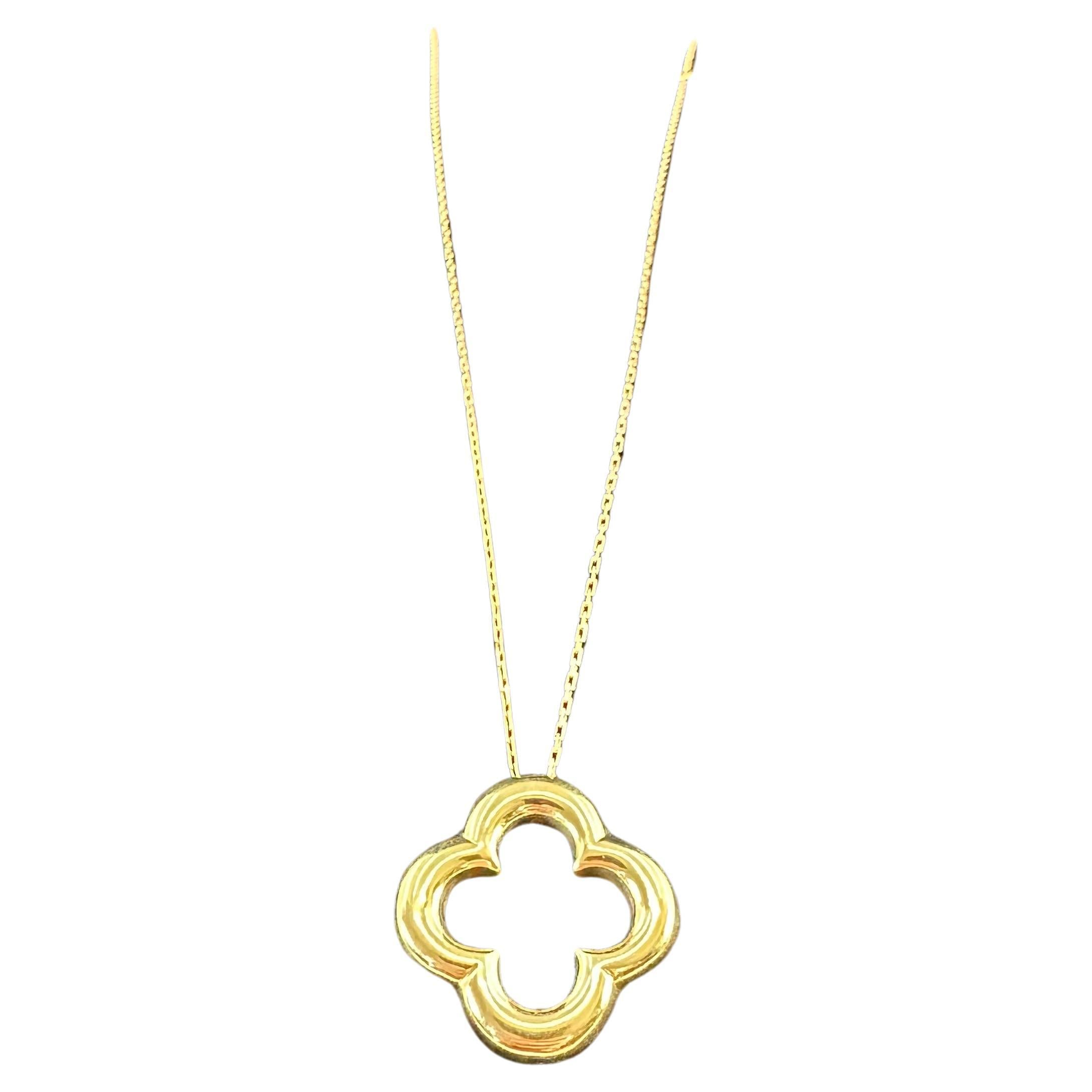 Van Cleef & Arpels Yellow Gold Alhambra Pendant Necklace 18k  For Sale