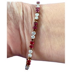 Van Cleef and Arpels Bracelet en rubis, diamants et diamants 18 carats
