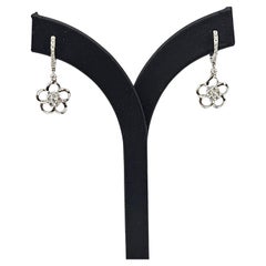 Orecchini Contemporary  Design/One con diamanti in oro bianco 18 ct.