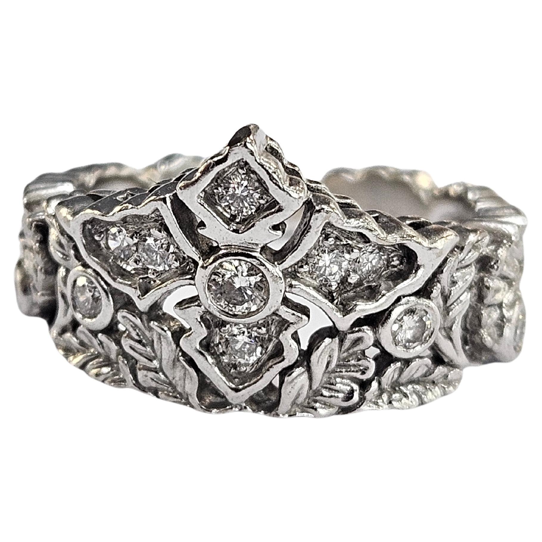 A modern ring Carrera y Carrera from the 20th century, crafted in 18k white gold and set with brilliant-cut diamonds for a refined and elegant look.

**IN STOCK**

Technical Specifications:
Mark Carrera y Carrera 
Metal: 18k  White Gold
Weight: 6.64