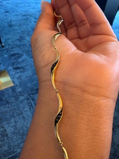 Collier Timo Krapf en or jaune 18 carats avec maillons ondulés et diamants noirs