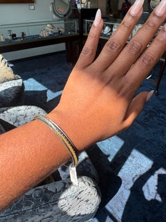Lika Behar «Twist», de oro amarillo de 24 quilates martillado y plata de ley oxidada