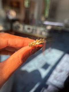 Anillo de diamantes «Golden Glow» de Agneta Bugyte, en oro amarillo de 18 quilates