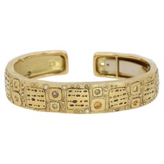 Pulsera tipo brazalete «Notes» de Alex Sepkus en oro amarillo de 18 quilates con color natural