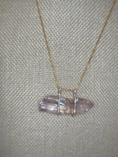Jorge Adeler 18K Yellow Gold Raw Kunzite & Diamond Pendant – Luxury Jewelry