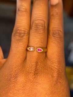 Kimberly Collins 18K Yellow Gold Pear-Shaped Pink Sapphire Hug Ring