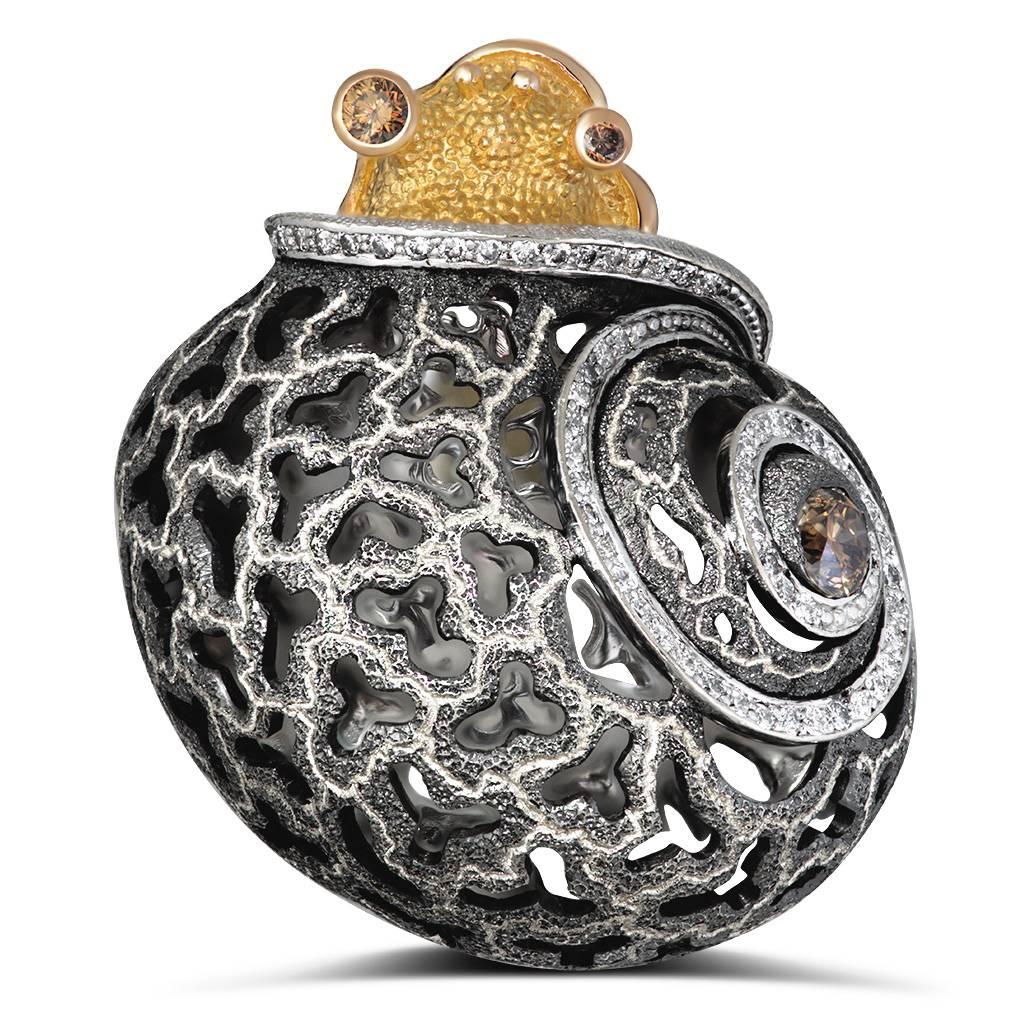 Diamond Silver Gold Codi The Snail Ring w Signature Open Work by Alex Soldier In New Condition In New York, NY