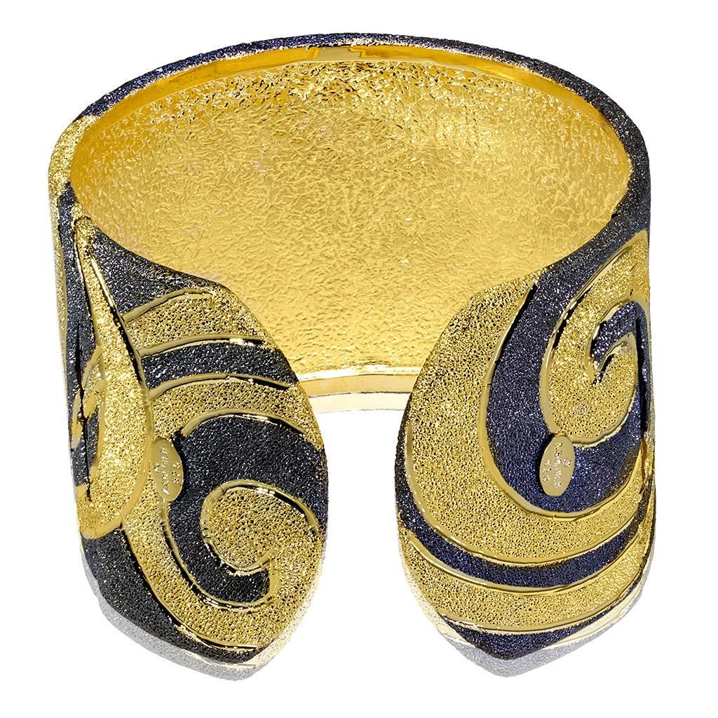 Alex Soldier Silver Gold Platinum Swirl Textured Pattern Hinged Cuff Bracelet In New Condition In New York, NY