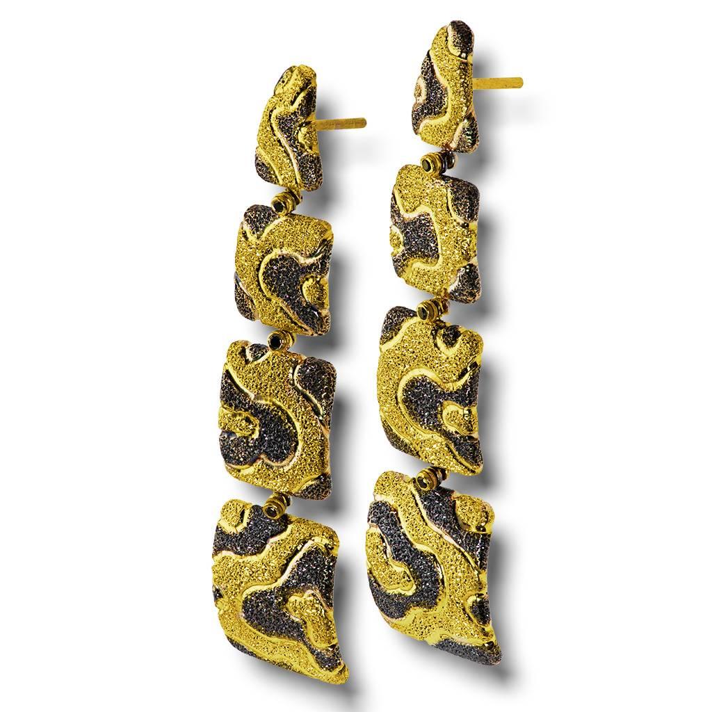 Alex Soldier Diamond Yellow Gold Textured Cora Drop Earrings One of a Kind In New Condition In New York, NY