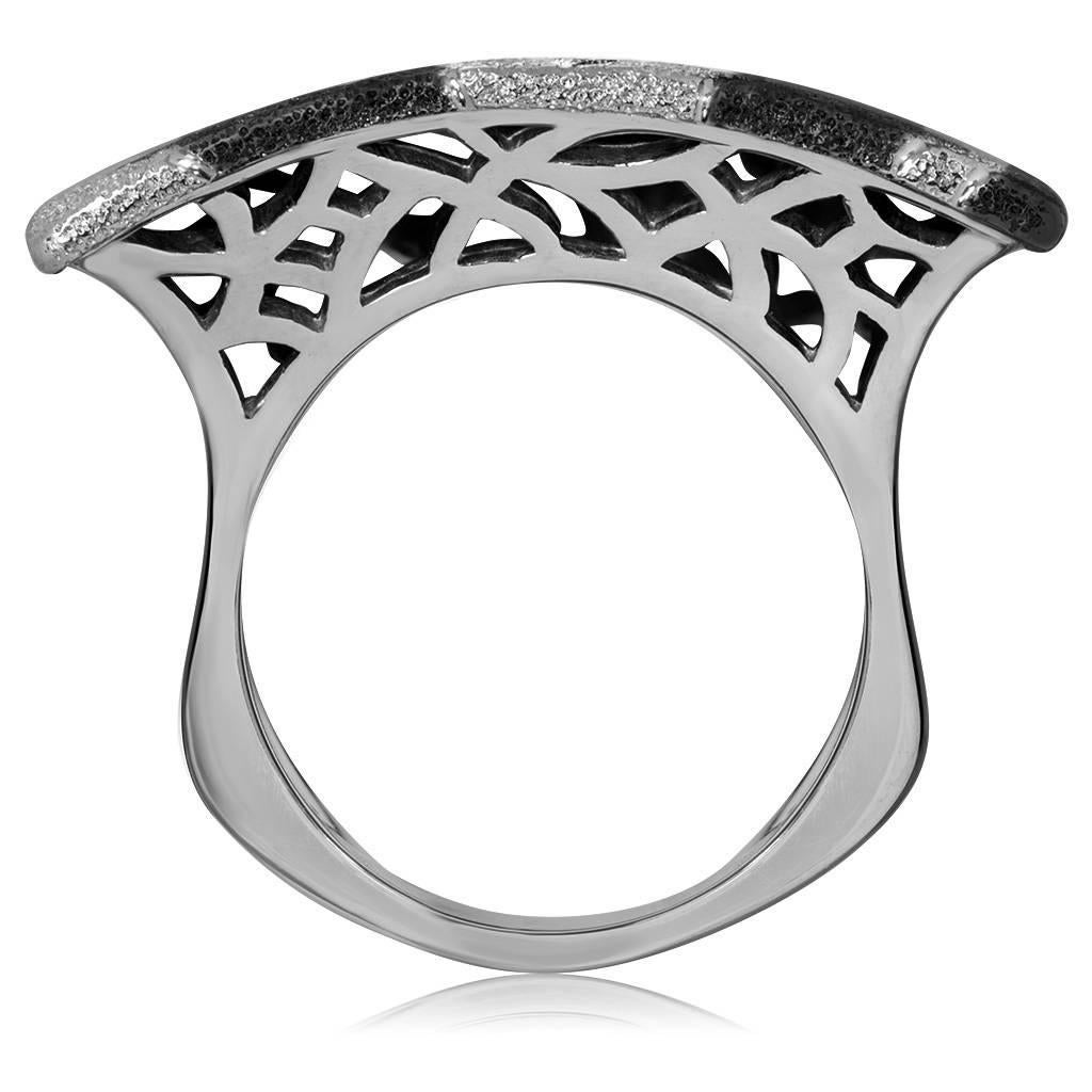Sterling Silver Platinum Textured Sun Pattern Ring One of a kind In New Condition In New York, NY