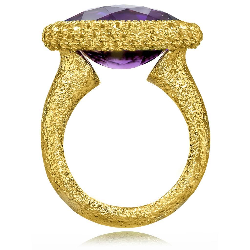 Amethyst Sapphire Yellow Gold Textured Cocktail Ring One of a Kind In New Condition In New York, NY