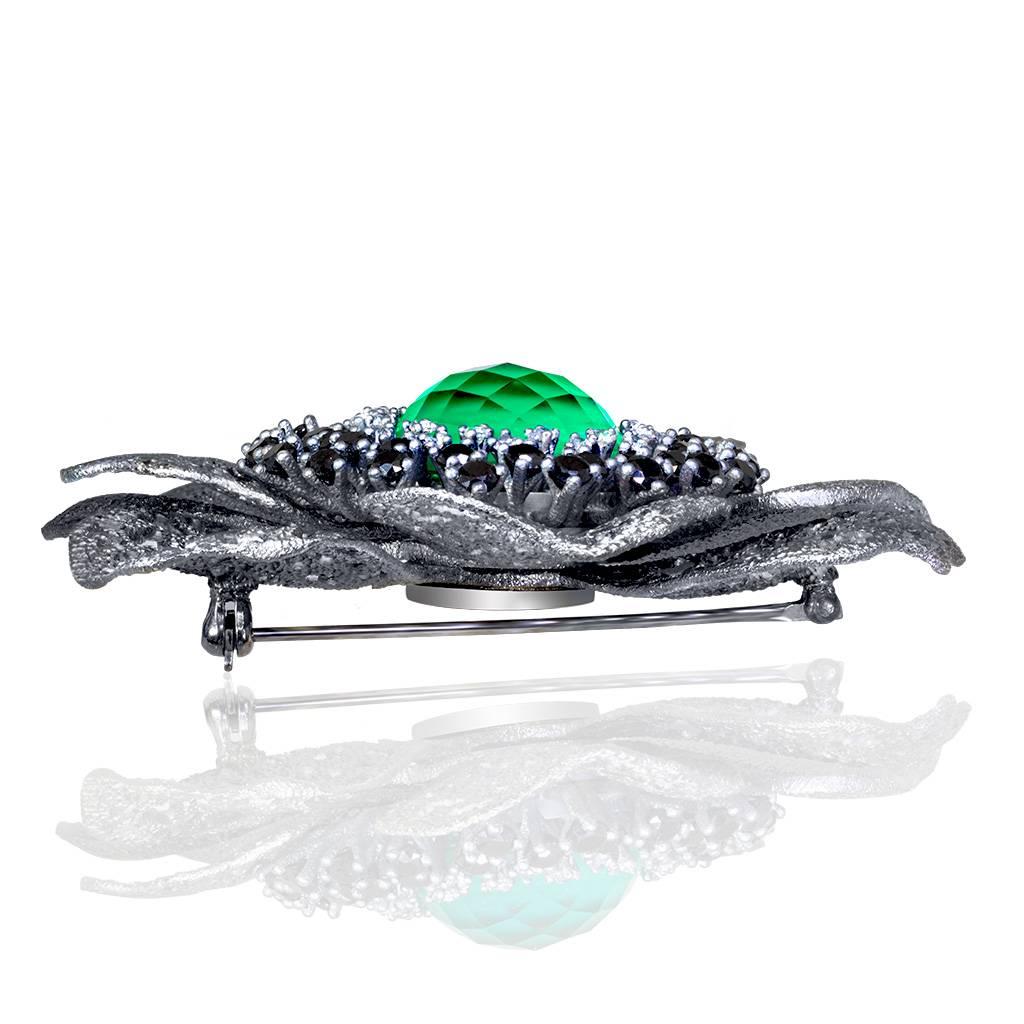 Green Agate White Quartz Black Spinel Textured Blackened Silver Brooch Pendant In New Condition In New York, NY