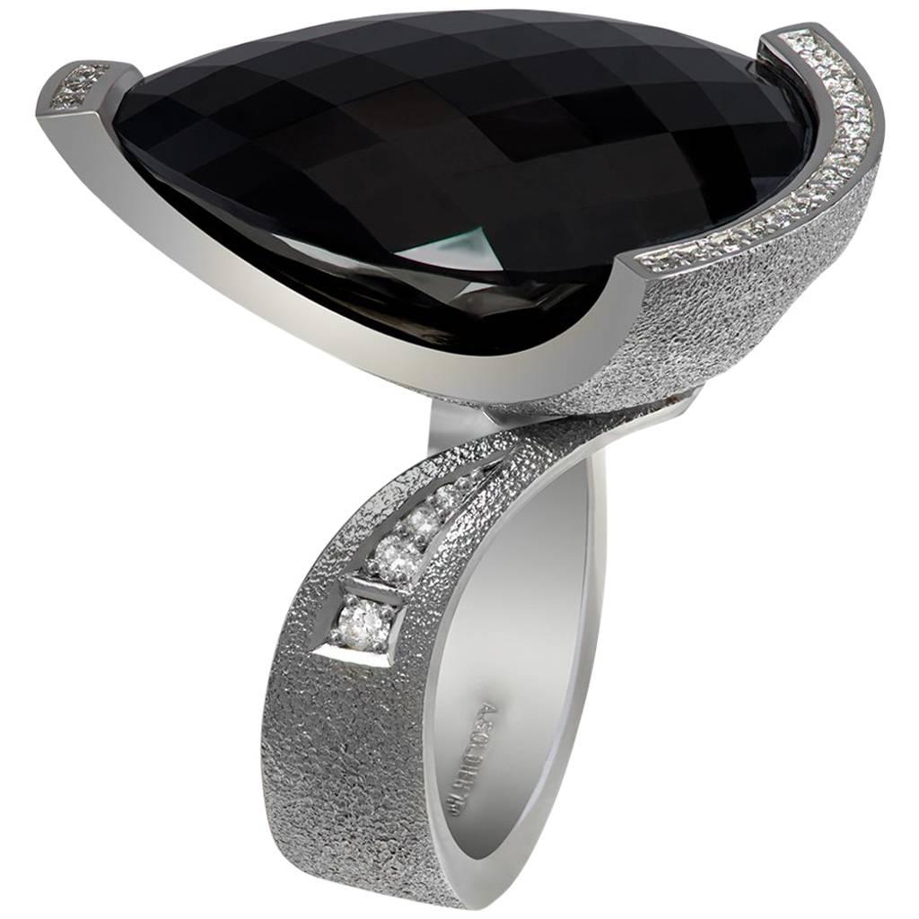 Black Swan Ring: The gracefulness and poise of the swan has inspired Alex Soldier to create the Swan collection. It is dedicated to every woman who is in love. The form of the center stone resembles a swan's head, and the ring is curved into the